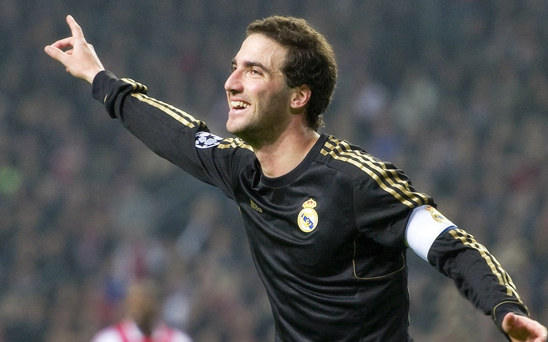 世界杯激情不断：精彩瞬间点燃球迷！，世界杯经典视频