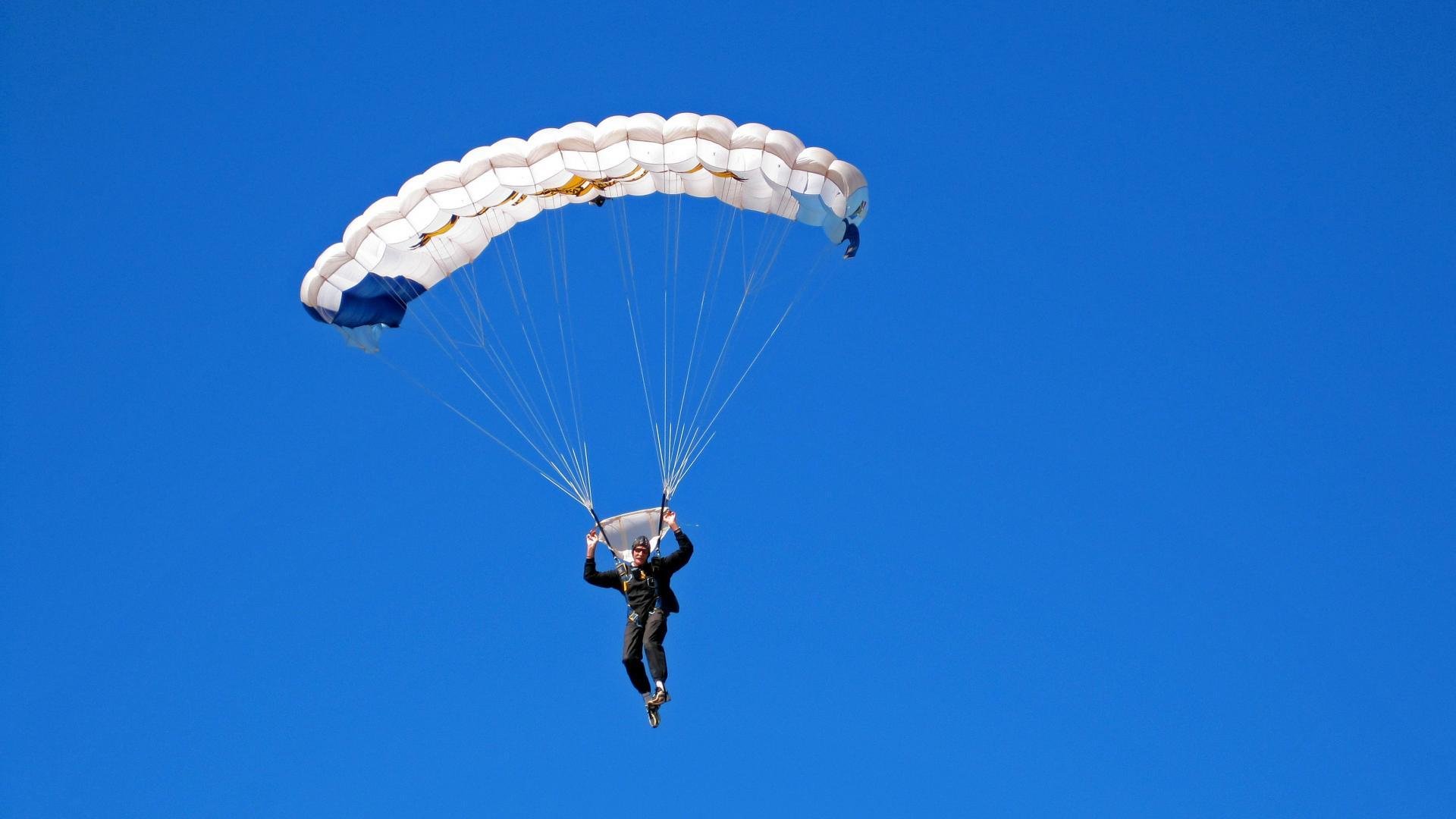 多平台限制张雪峰账号，多平台限制张雪峰账号怎么办